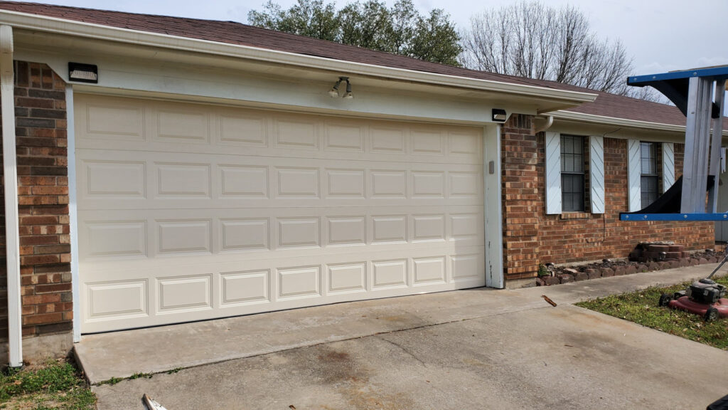 garage doors Bells TX